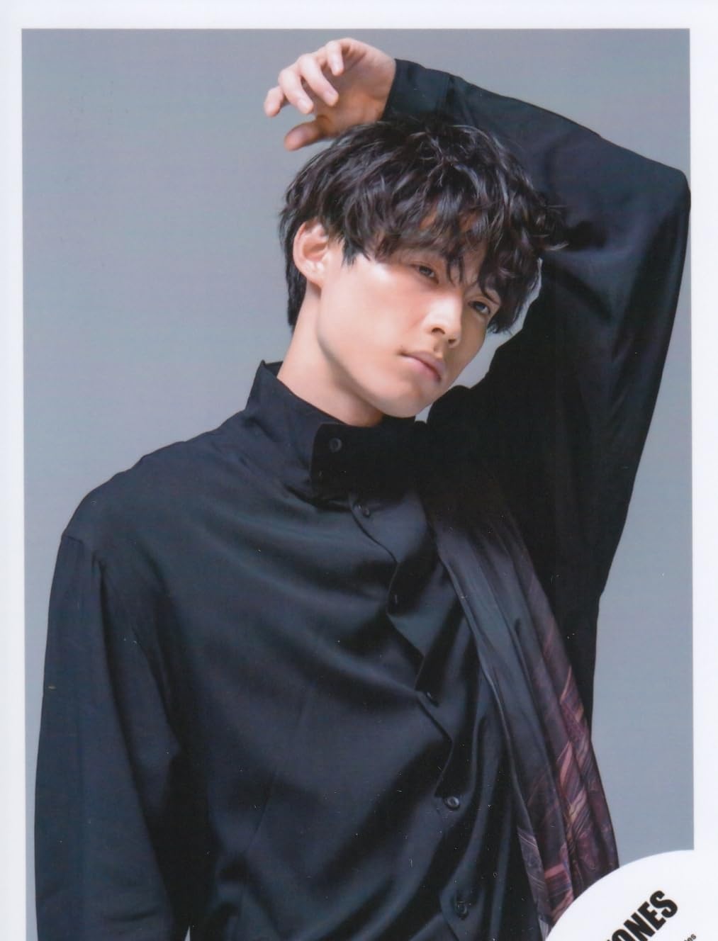 Amazon.co.jp: Six TONES 公式 生 写真（松村北斗）ST00257 : おもちゃ