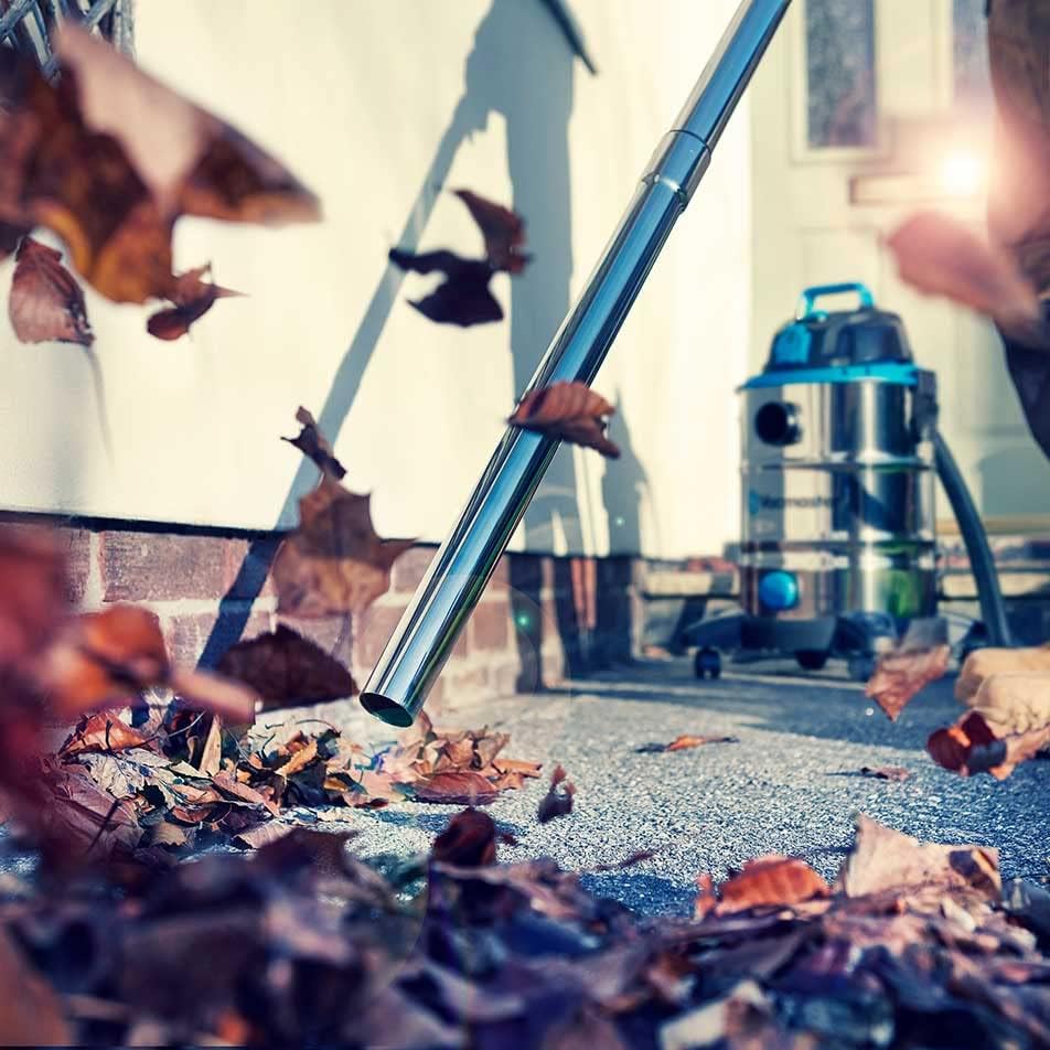 Vacmaster VQ1530SFDC vacuum used as a blower to clear leaves