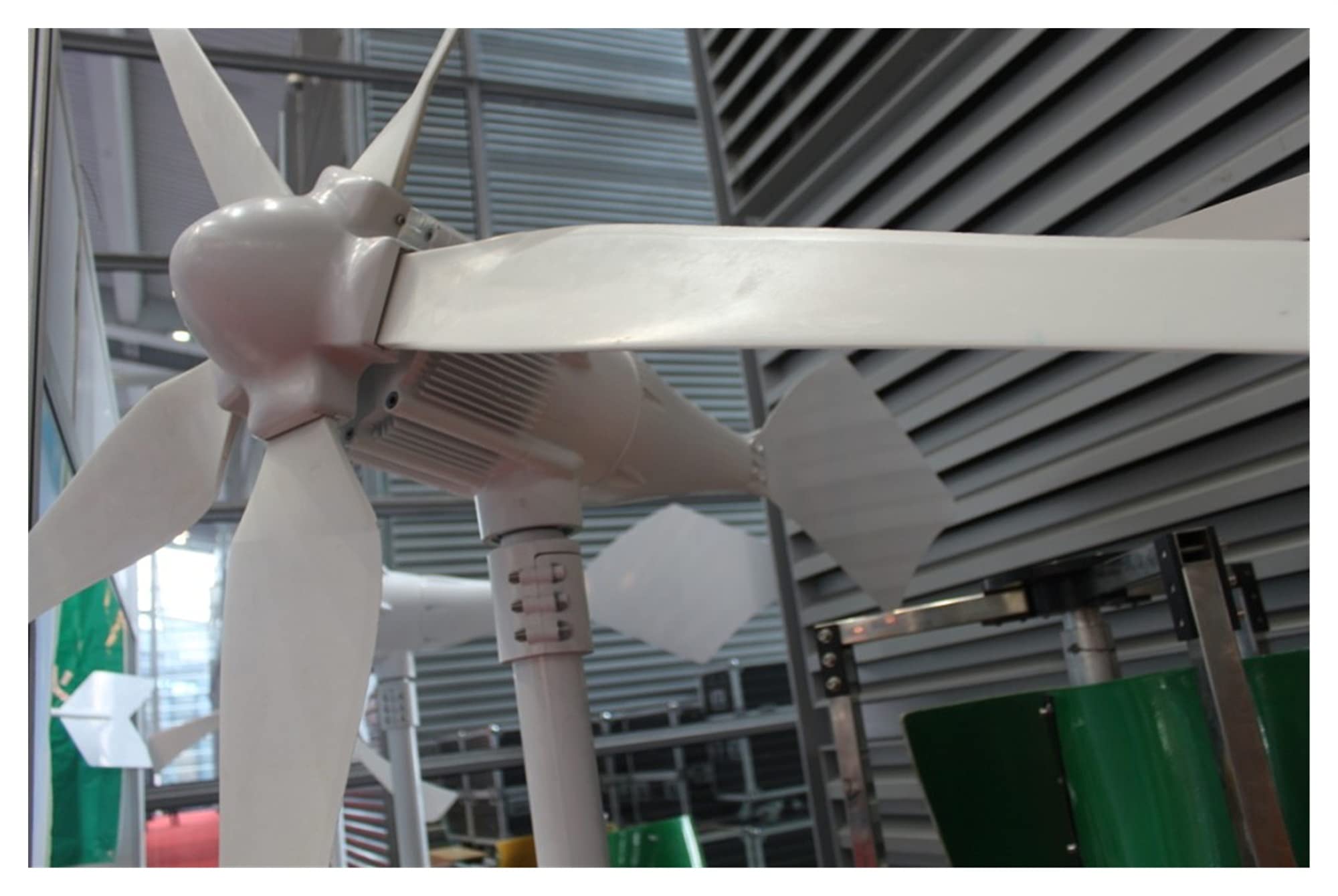 Turbina wiatrowa 800W turbina wiatrowa nadaje się do pomieszczeń rekreacyjnych, takich jak łodzie, pawilony, chaty lub domy mobilne