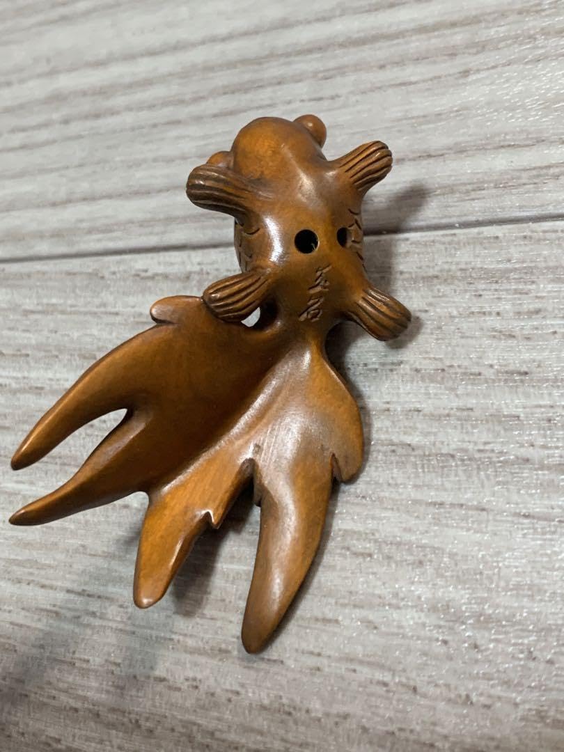 根付　木材　金魚　在銘 根付 木材 金魚 在銘
