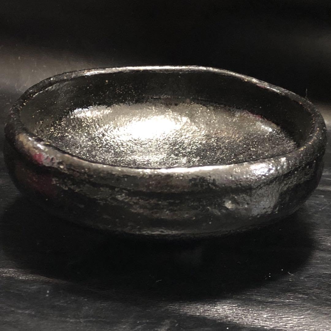 美しい古美術◇蔵から黒楽の夏茶碗の抹茶茶碗が出て来ました。