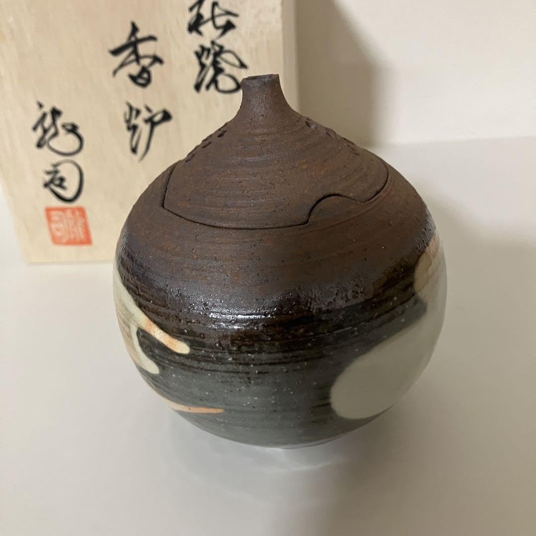 Amazon.co.jp: 木箱入り 萩焼 俊英 松野龍司作 香炉 : ホビー