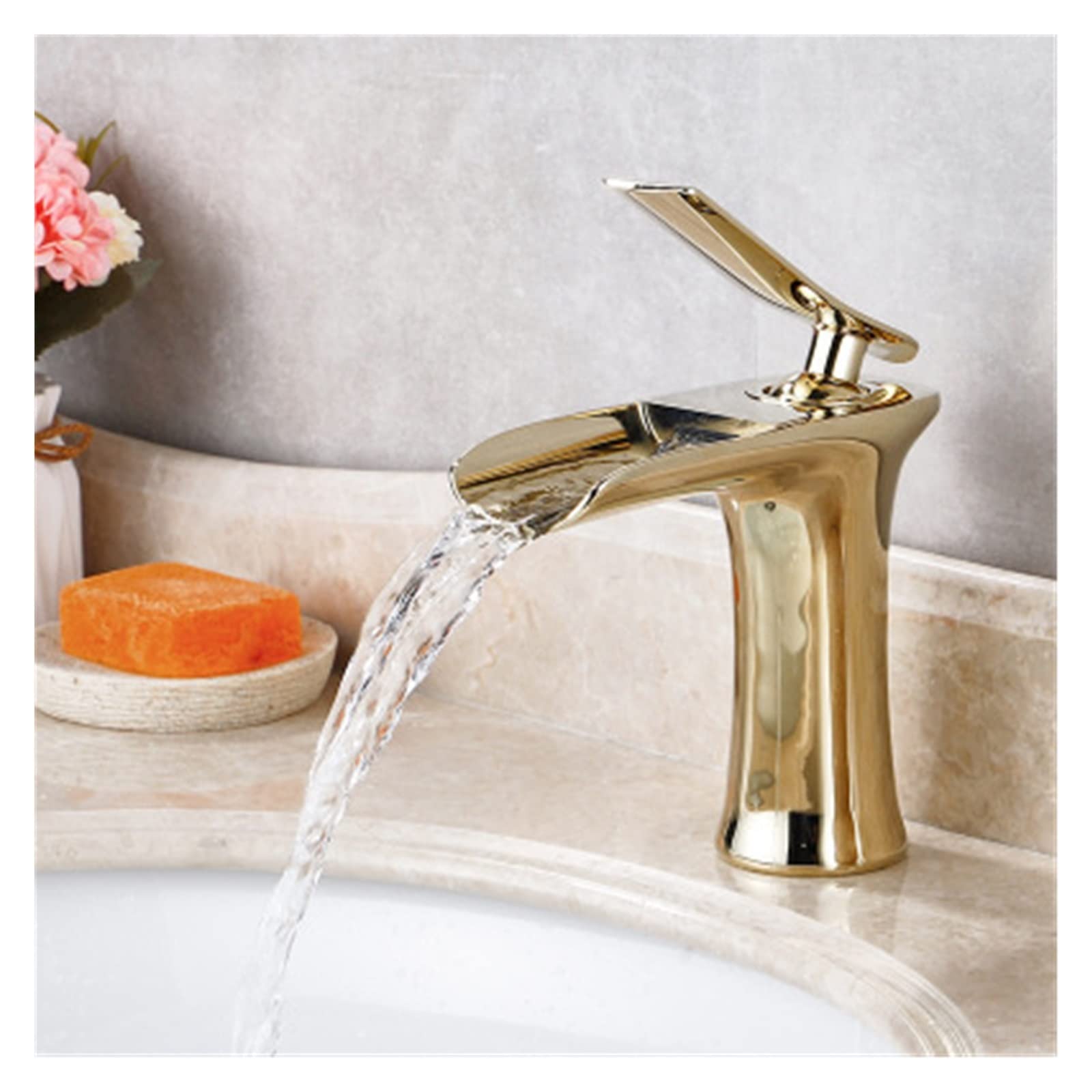 Robinet de vanité design cascade pour une ambiance spa relaxante dans votre salle de bains