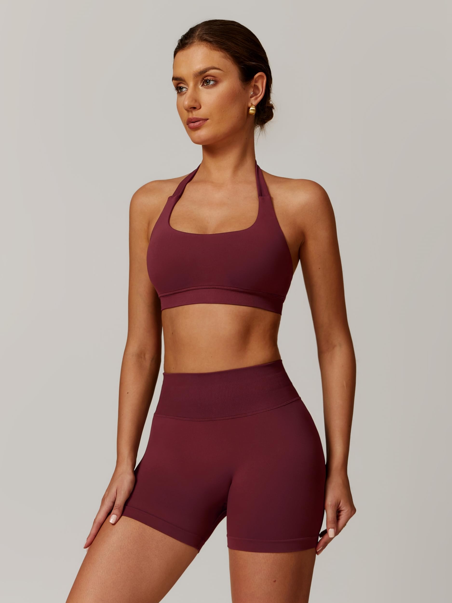 ABOCIW Conjunto de entrenamiento sin costuras para mujer, 2 piezas, brasier deportivo con tirantes halter, pantalones cortos para gimnasio, yoga