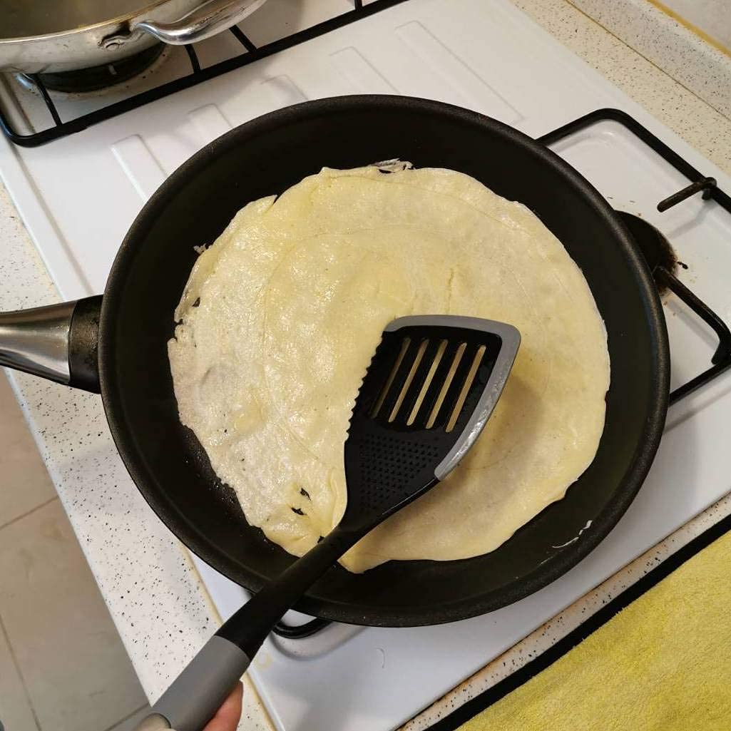 EZ KITCHENSilicone Kitchen Gadgets Multi-Functional Heat Resistant Nylon Cooking Gadget with Silicone Edge Utensils, Gray and Black, Slotted Turner