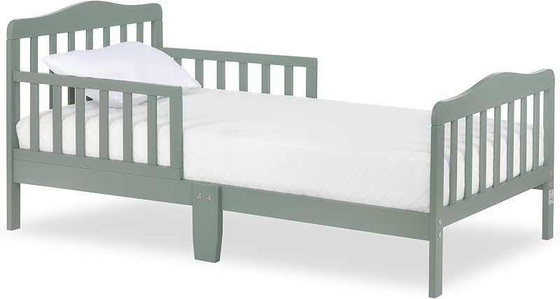 Dream On Me Classic Design Toddler Bed, GREENGUARD Gold, Meadow Green | Slatterd Curved Design, Low to Floor Bed, 2 Safety Guard Rails, Sturdy Wooden Frame, 50 Lb Limit, BSA Verified
