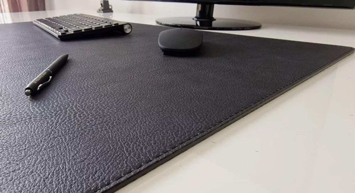 PM Gewinkelte Schreibtischunterlage mit Kantenschutz Just Leder in 3 Grössen und in 7 Farben (Schwarz, 70cm x 48cm)