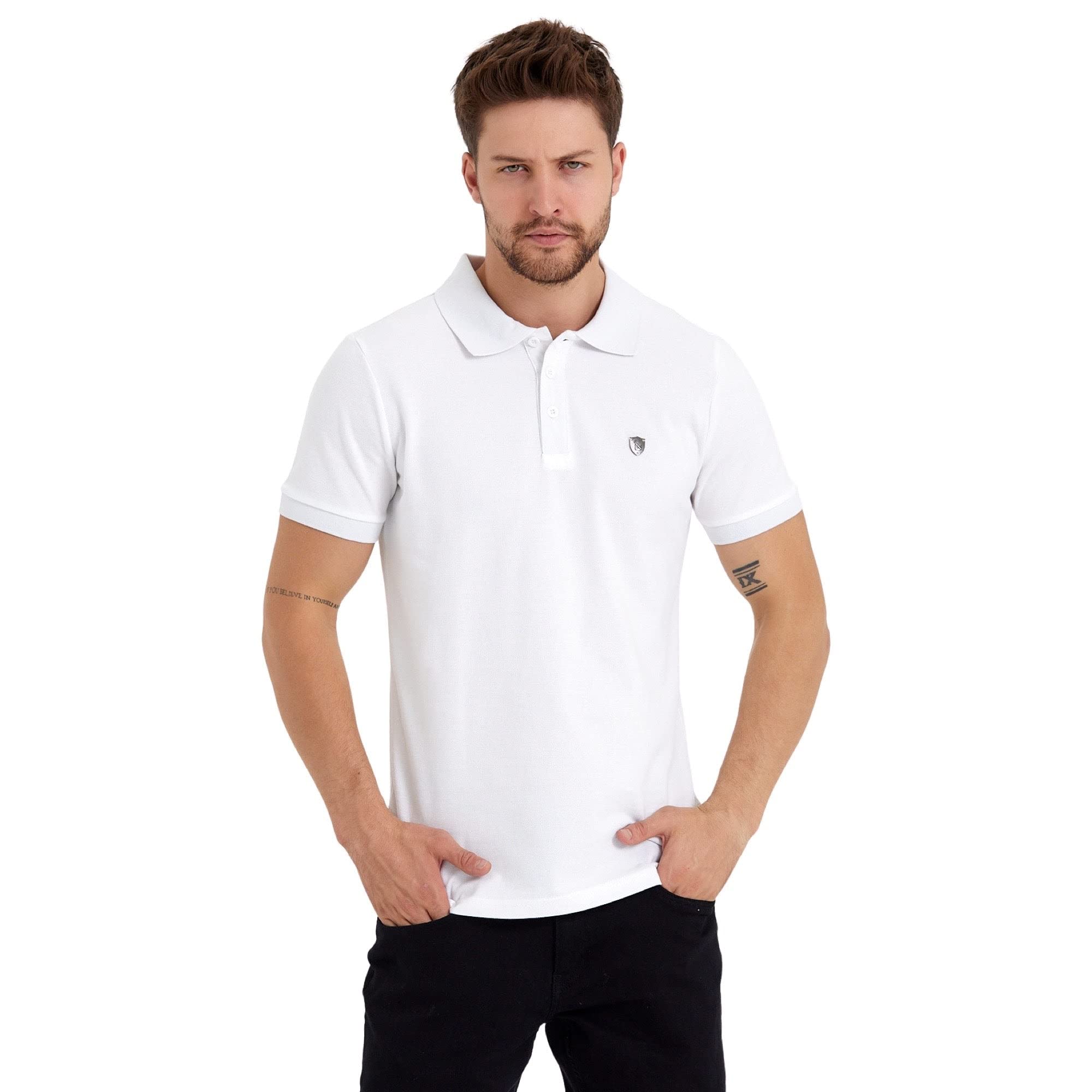 Polo blanc haut de gamme à logo chromé sophistiqué