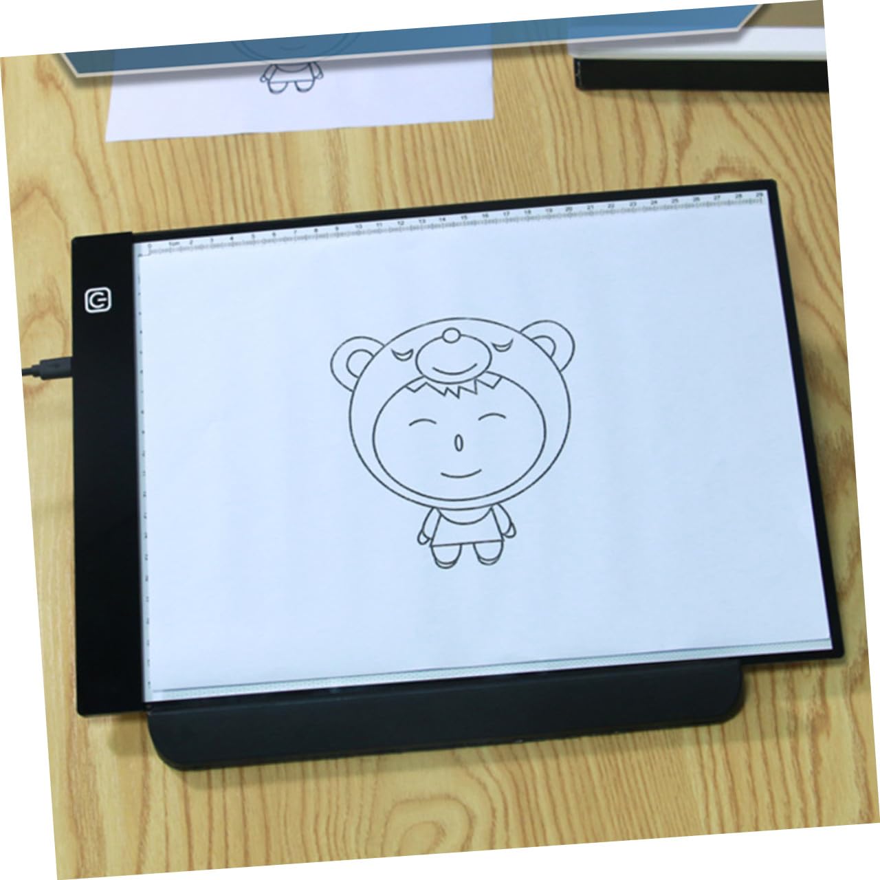 Healeved Tavoletta Luminosa LED A4 Ultra Sottile in Acrilico con Luce Sana, Scrivania per Disegno Professionale, Dotata di Stencil con Scala e Cavo USB per Pratica Artistica