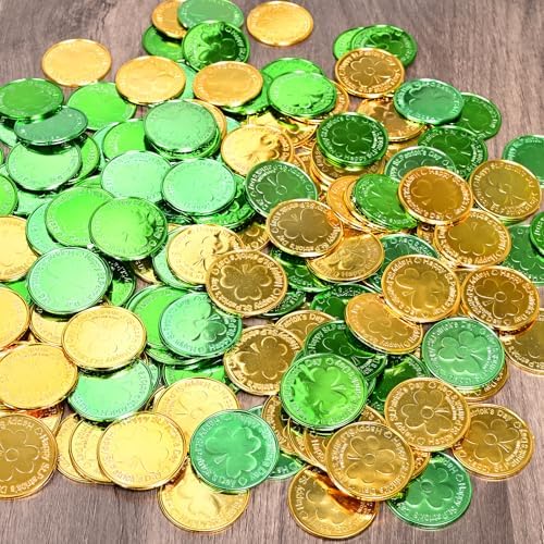 EnriQ 160 PCS St Patricks Day Gold Coins - Shamrock Gold Green Lucky Coins Plastic Leprechaun Coins 3-Leaf Clover Coin for St Patricks Day Decorations Party Favors - 4