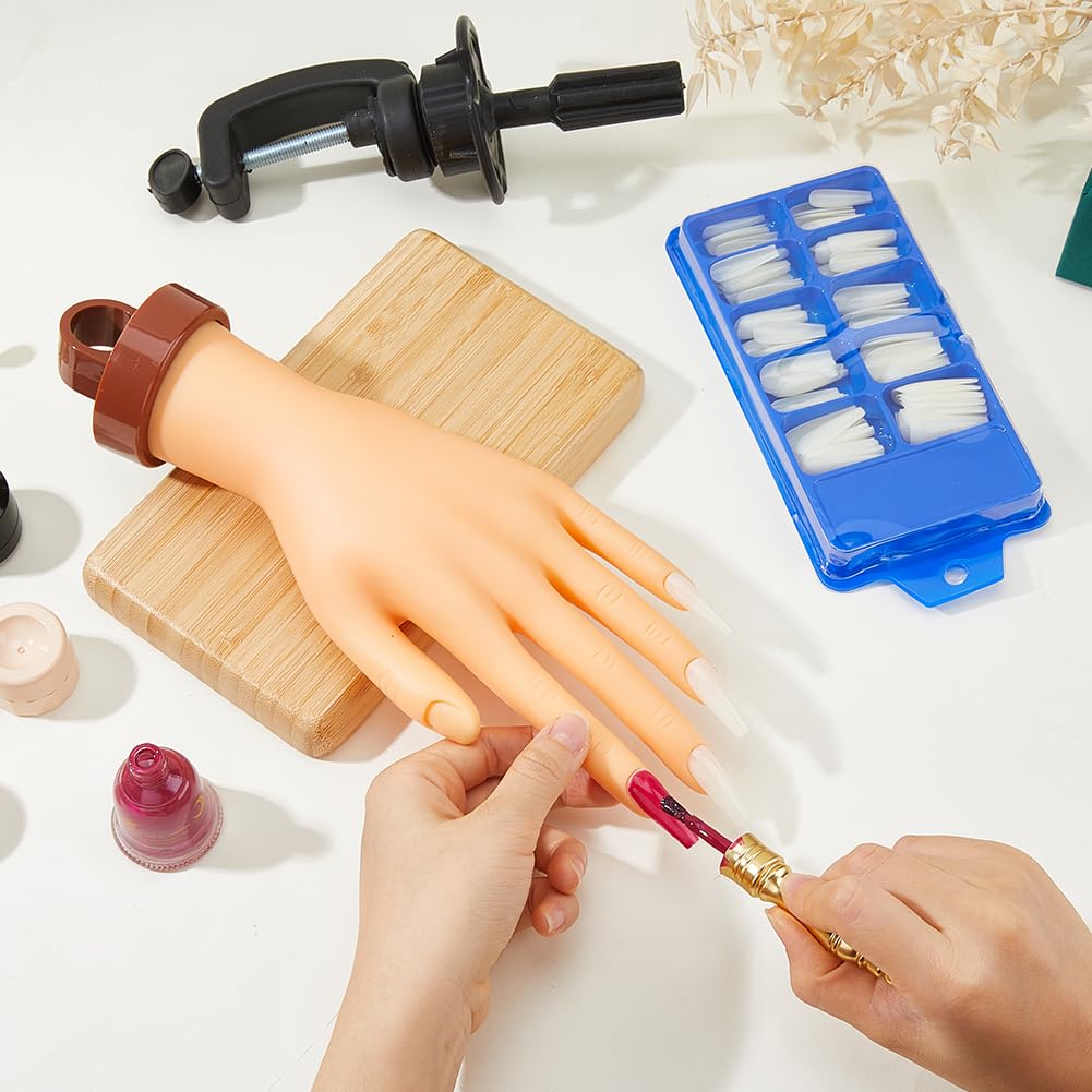 SUPERFINDINGS Mano pratica per unghie acriliche in gomma flessibile per allenamento mani finte con 100 punte trapezoidali in plastica per principianti manicure