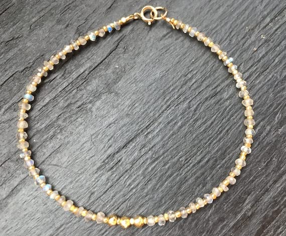 Bracelet en labradorite véritable et finitions dorées reflet d'énergie
