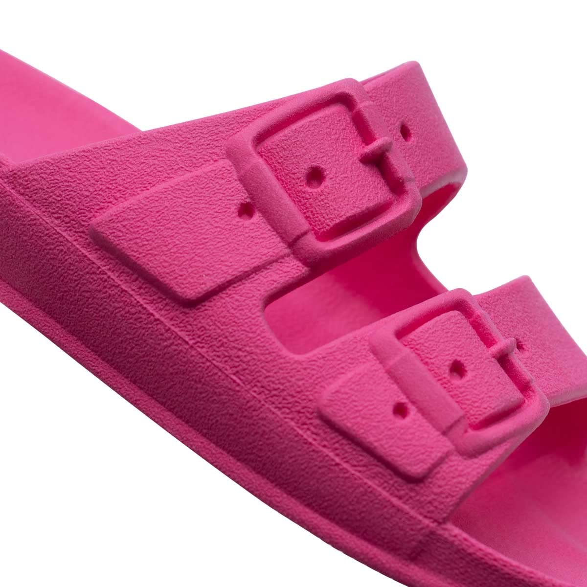 Chinelo Infantil Feminino Nº 25 ao 40 Sandália Moda Papete Menina Leve 12.46 em promoção! Veja a oferta e mais achadinhos de Sandálias & Chinelos Infantis 9 Hoje é o melhor dia para comprar Chinelo Infantil Feminino Nº 25 ao 40 Sandália Moda Papete Menina Leve 12.46 com aquele preço maroto! Promoção! Aproveite a oferta! 9