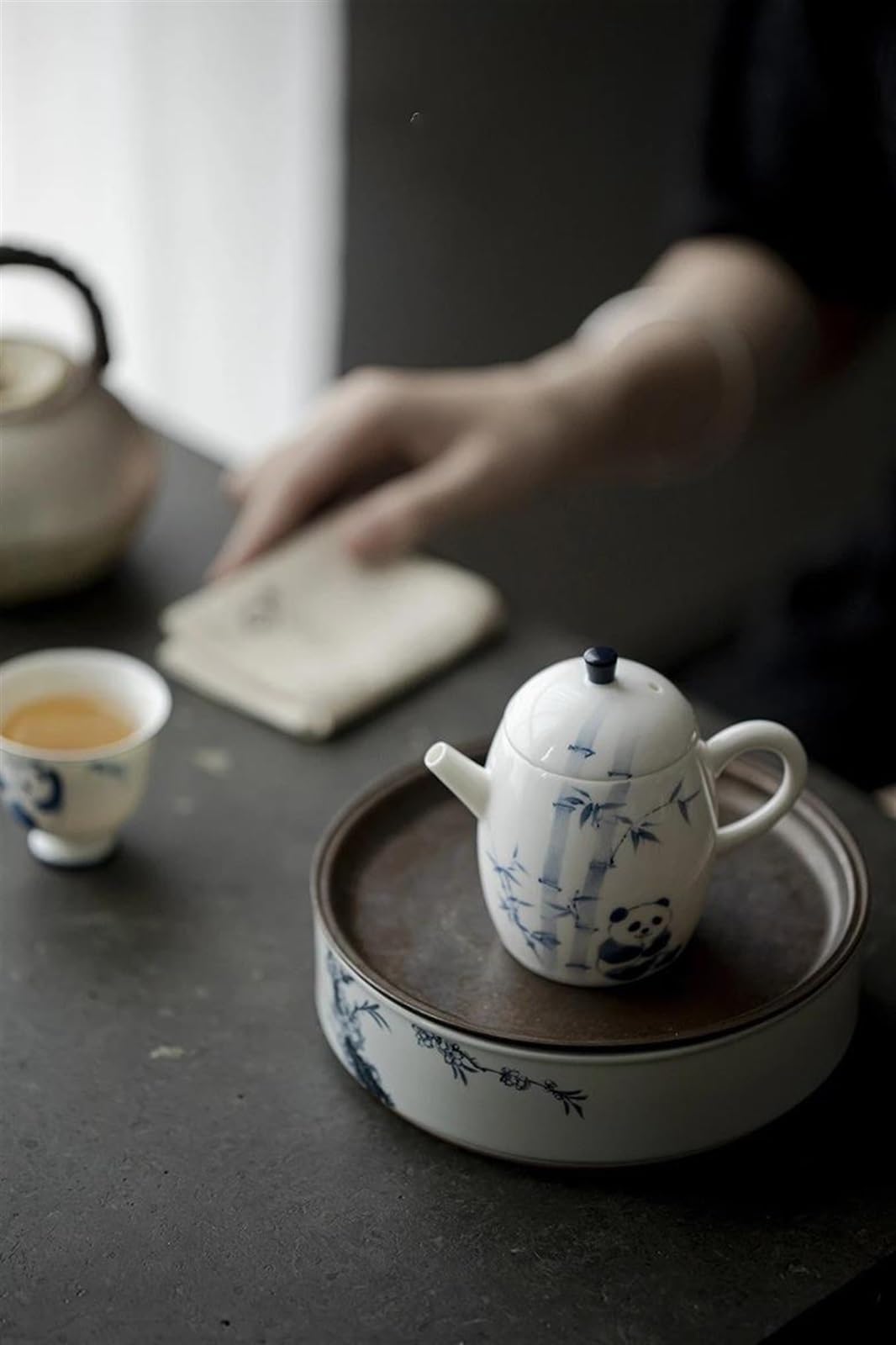Zestaw do popołudniowej herbaty Zestaw do popołudniowej herbaty Mleko Oolong Herbata Guan Yin Jaśmin Typ naczyń do herbaty Chiński ceramiczny czajnik Malowany ręcznie Panda Bambusowy czajniczek Zestaw