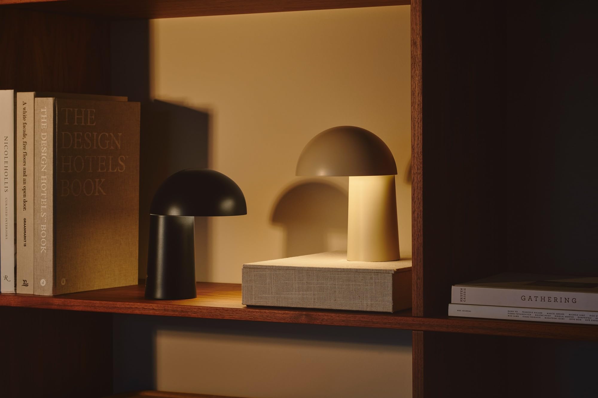 DTFP Faye Portable Tischlampe | Wiederaufladbare LED-Leuchte | Dimmbares Licht | Batteriebetrieben | USB-C-Ladekabel inklusive | Modernes skandinavisches Design | Beige
