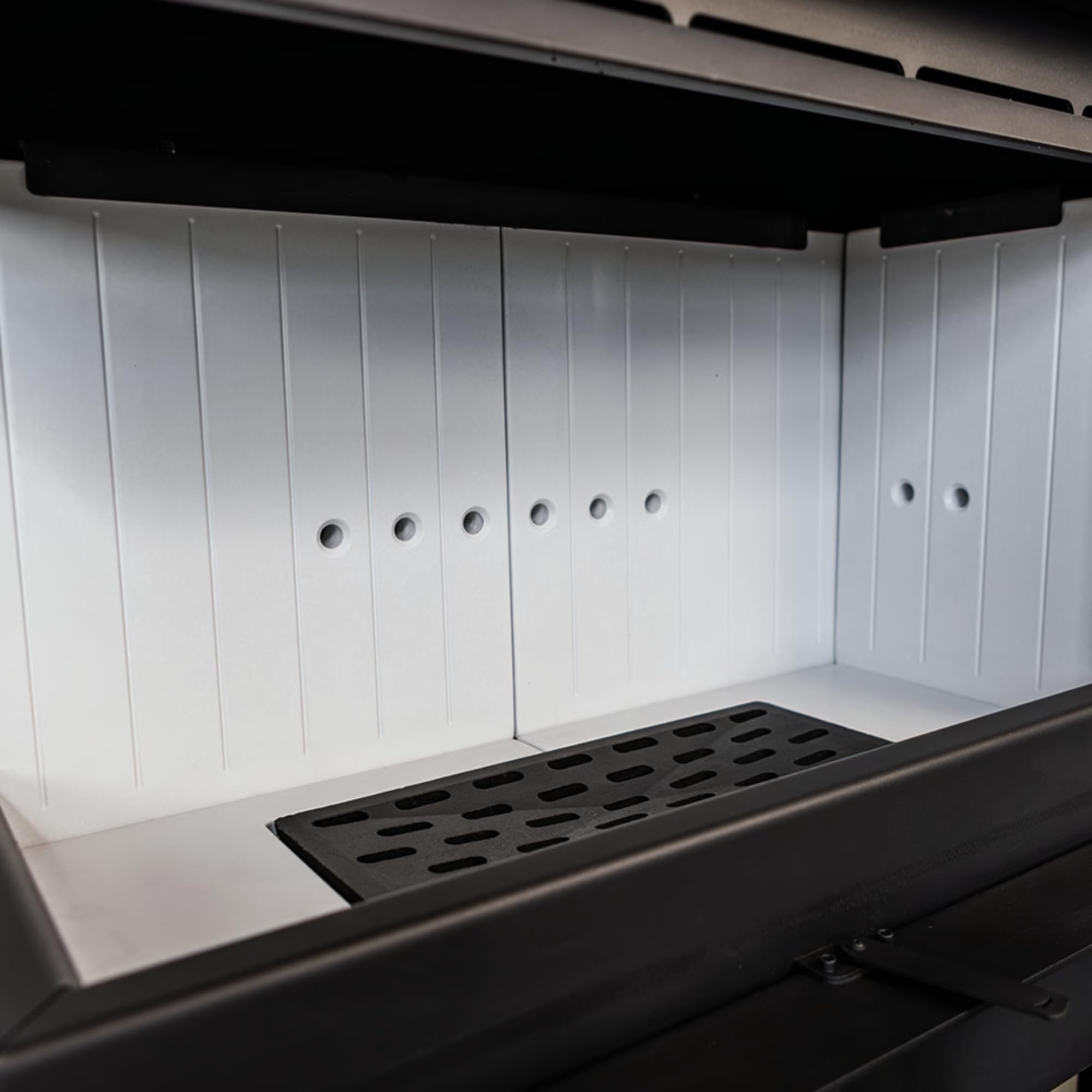 KRATKI Kaminofen Floki M Rechts – Stahl-Kamin 10 kW mit Ø 200 mm Anschluss, schwarzem Thermotec, Schließfunktion & Glass-Glas für effiziente Verbrennung