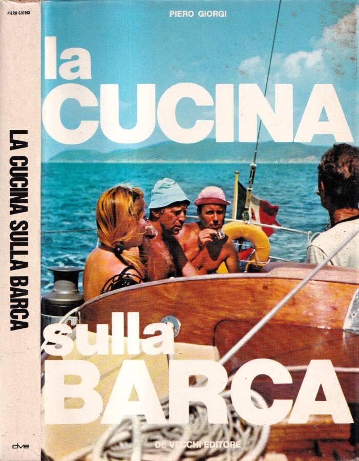 ben conservato La cucina sulla barca.