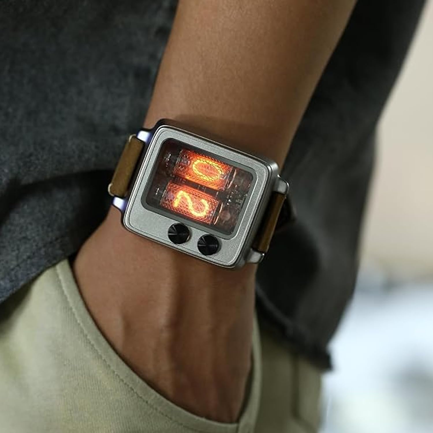 Reloj de pantalla digital con brillo ajustable, función de temporizador y carga inalámbrica