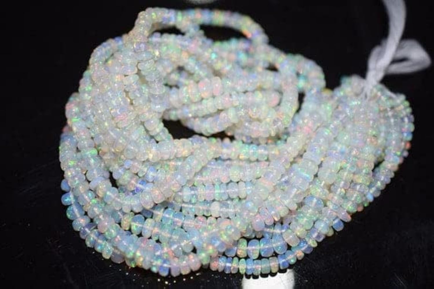 Perles opale d'Éthiopie lisses de 4.50 mm, fil de 16 pouces pour bijoux haut de gamme