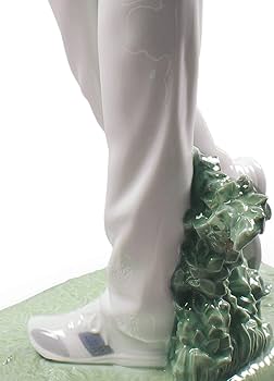 Amazon.com: LLADRÓ Golf Champion Man Figurine. Porcelain Golfer