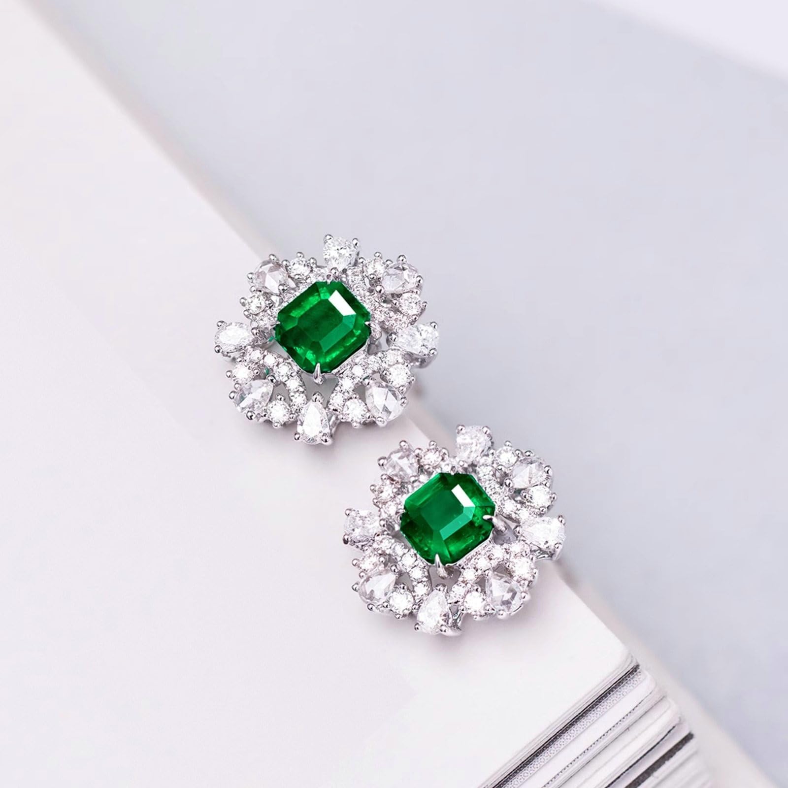 Pendientes de tuerca de oro blanco de 9K/14K/18K cultivados en laboratorio para mujer, aretes de copo de nieve con esmeralda creada de 1,21 quilates y moissanitas de oro real