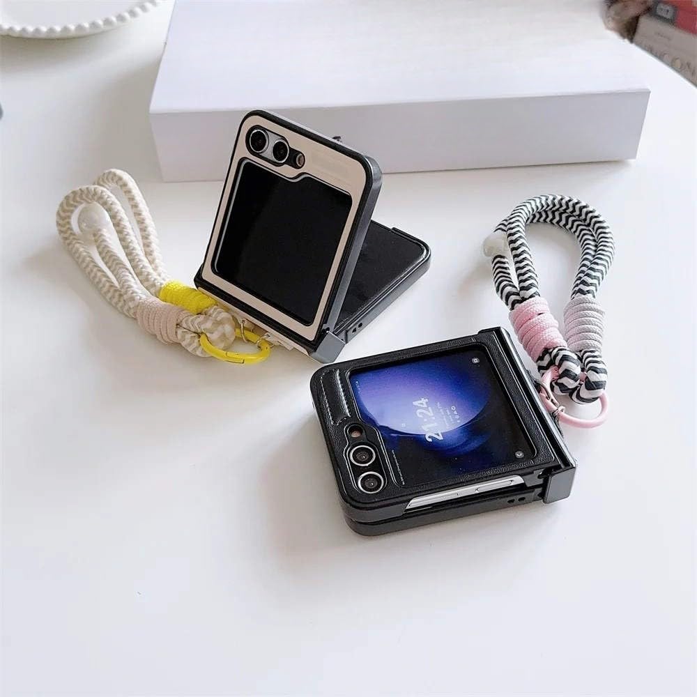 Custodia in similpelle stile piumino con cinturino da polso per Samsung Galaxy Z Flip 6, 5, 4, 3, con cerniera rigida, colore beige, per Galaxy Z Flip 5