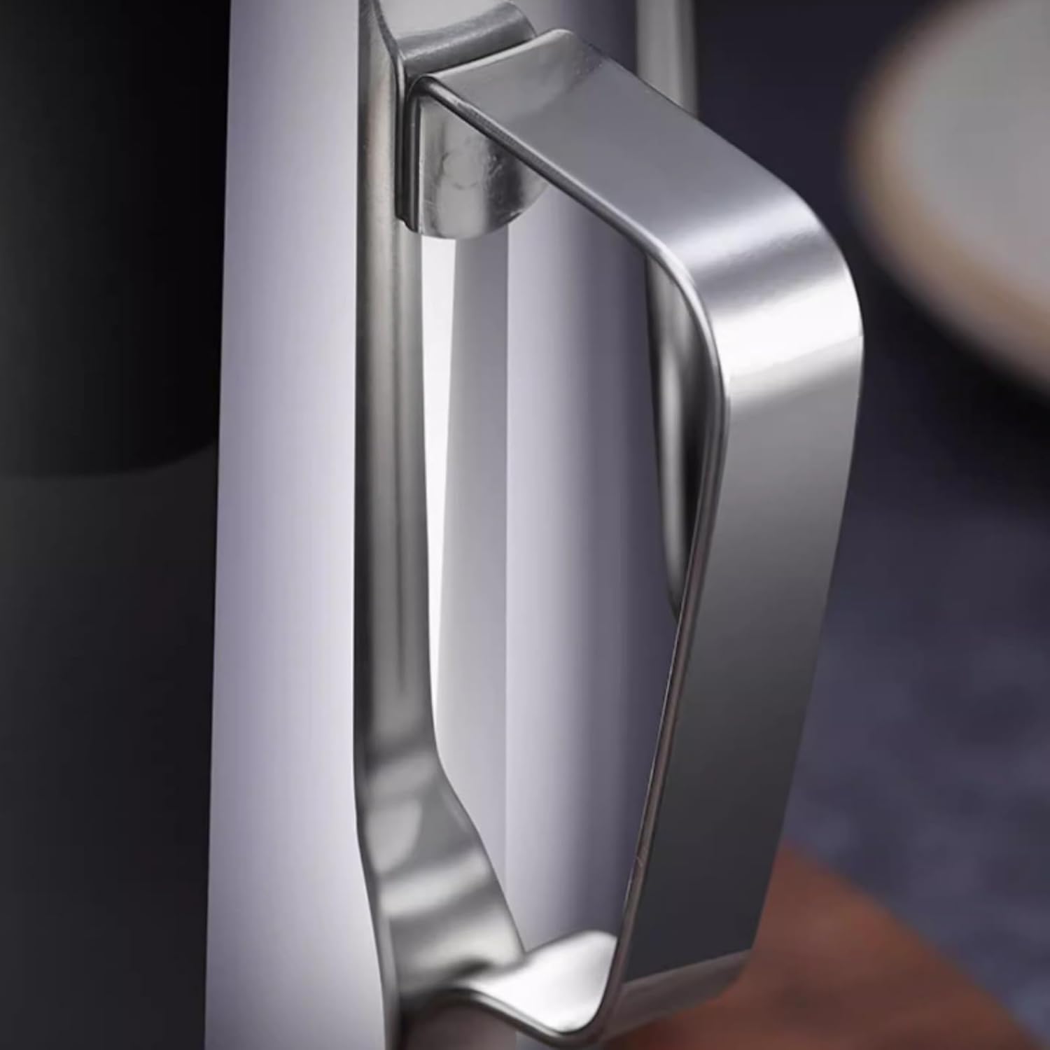 Milk Frothing Pitcher Internal and External Scale Flower Vat Fancy Milk Frother Cup for Coffee Latte Art(600ml)