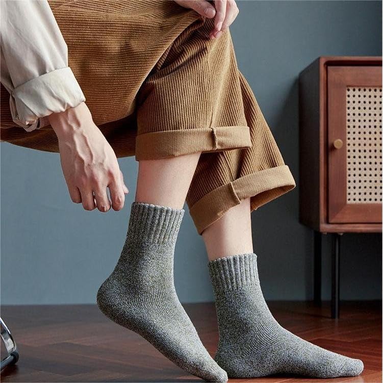Thickened Warm Cashmere Socks - Vintage, Autumn Winter Against Cold - Men Solid Color Mid-tube Socks，Military Green