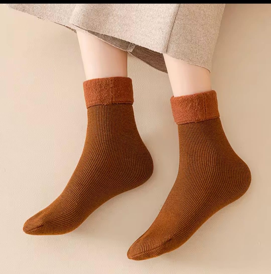 WKLOUYHE Winter 6 Pcs Adult Thick Warm Fleece Lined Thermal Ribbed Snow Wool Fur Ankle Length Socks Plush Men/Women Fashion Fuzzy Solid Color Velvet Snow Socks_Multicolour(Free Size) - Image 3 thumbnail