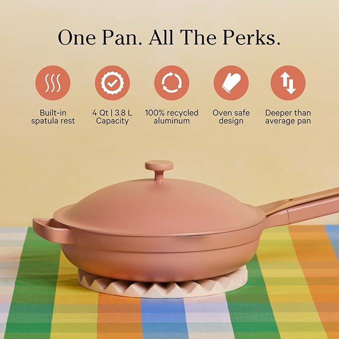The Our Place Large Always Pan 2.0 is a versatile piece of cookware designed to serve multiple functions in the kitchen. With a diameter of 32 centimeters and a capacity of 3.8 liters, this pan is crafted to replace or complement several other cooking tools, effectively combining them into one. Its 10-in-1 functionality includes frying, sautéing, steaming, braising, searing, straining, and more, making it a highly adaptable option for diverse cooking styles and needs.