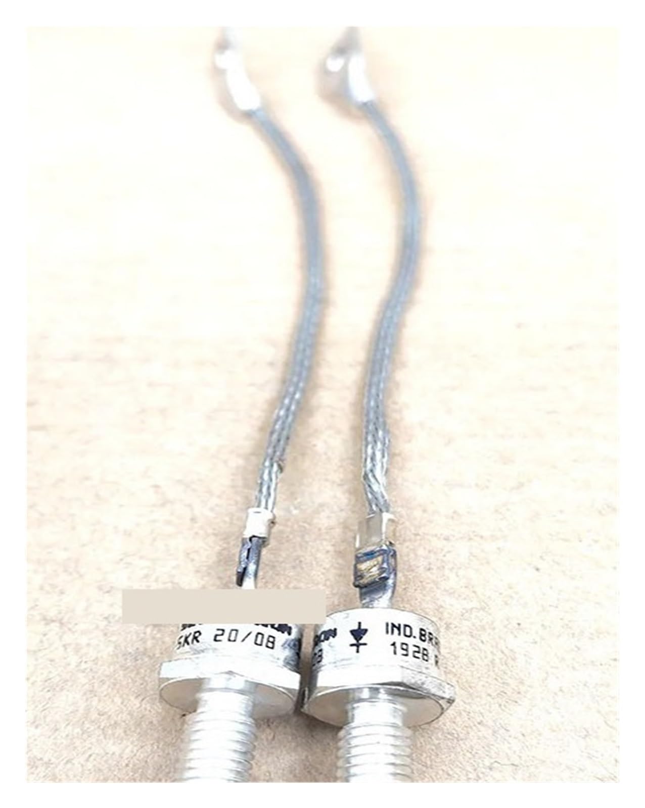 BFSYDLUJ 1pcs SKN130/04 SKN130/12 SKN240/S SKR20/08 VS-SD600N20PC diode thyristor(SKR20-08)
