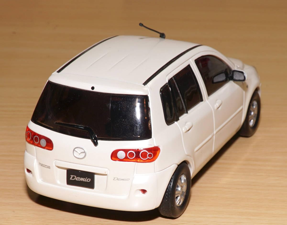 マツダ　Mazda デミオ ミニカー ホワイト Amazon | 京商 ASC MA03F-FWD マツダ デミオ XDツーリング