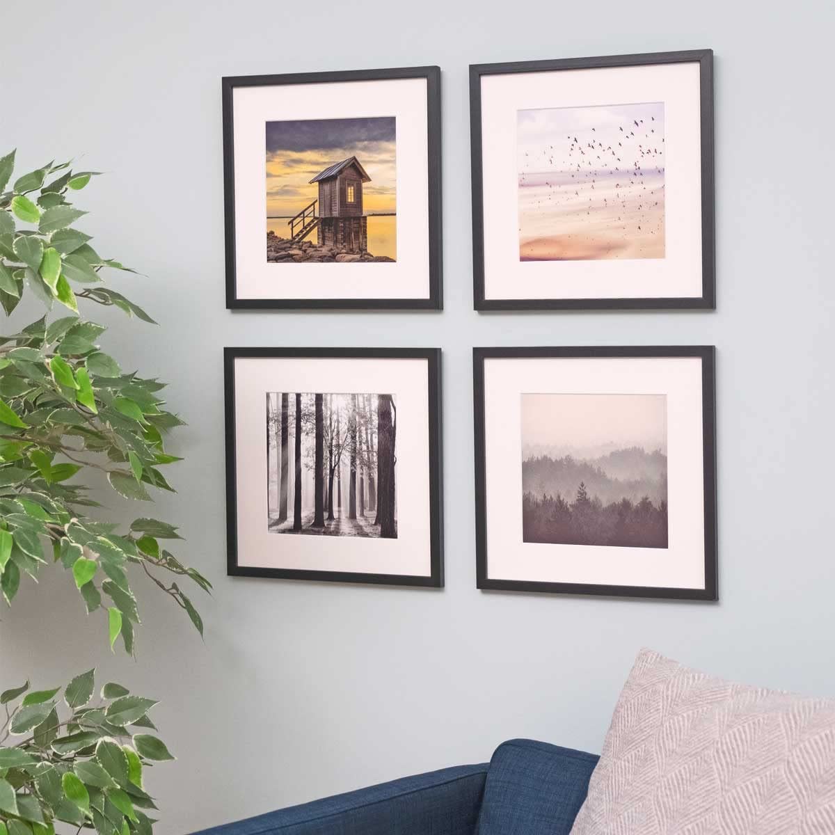 Americanflat Cornice per Foto da 20x30 cm Nera - Cornice da Parete da 20x30 cm con Passepartout o 30x40 cm Senza Passepartout - Plexiglass e Gancio da Parete Integrati