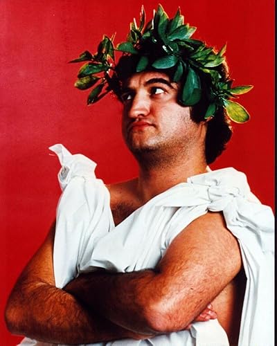Posterazzi John Belushi In Toga For Animal House Photo Print (8 x 10) - Referencia # MVM03880