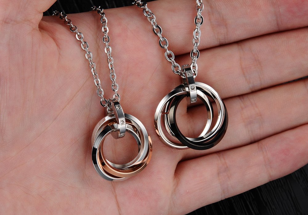 Kim Johanson Edelstahl Pärchen Schmuckset Armbänder & Ketten "Engagement" für verliebte Roségold & Schwarz mit Cubic Zirkonia inkl. Schmuckbeutel