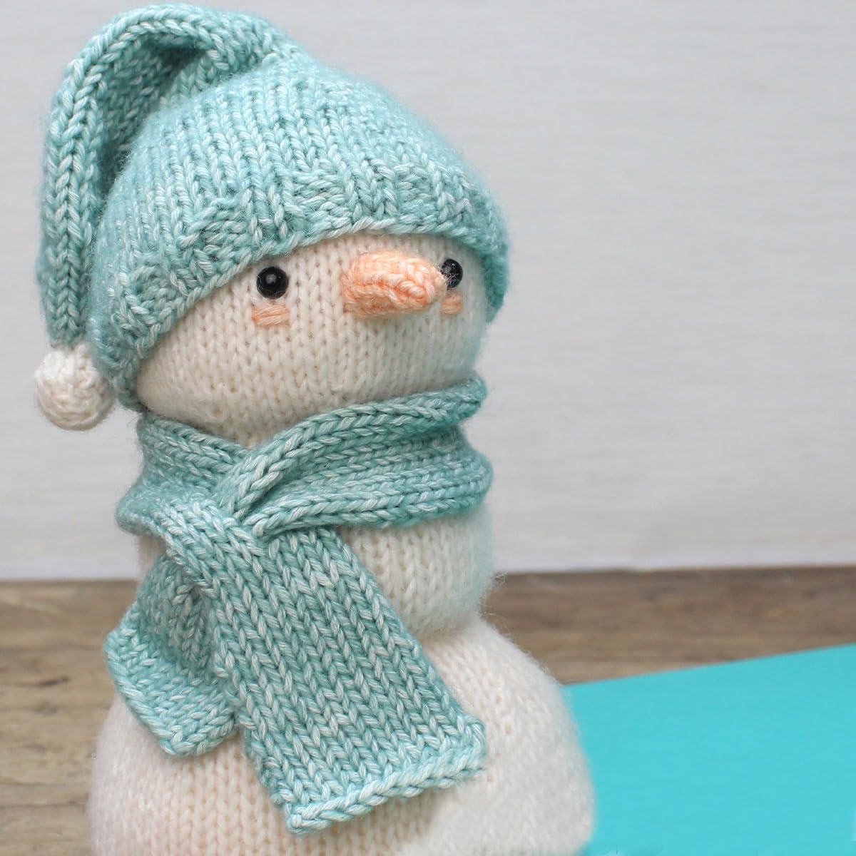 Hardicraft Crochet Kit for Making Yourself with Instructions and Material for Snowman Seb Approx. 21 cm - Image 3