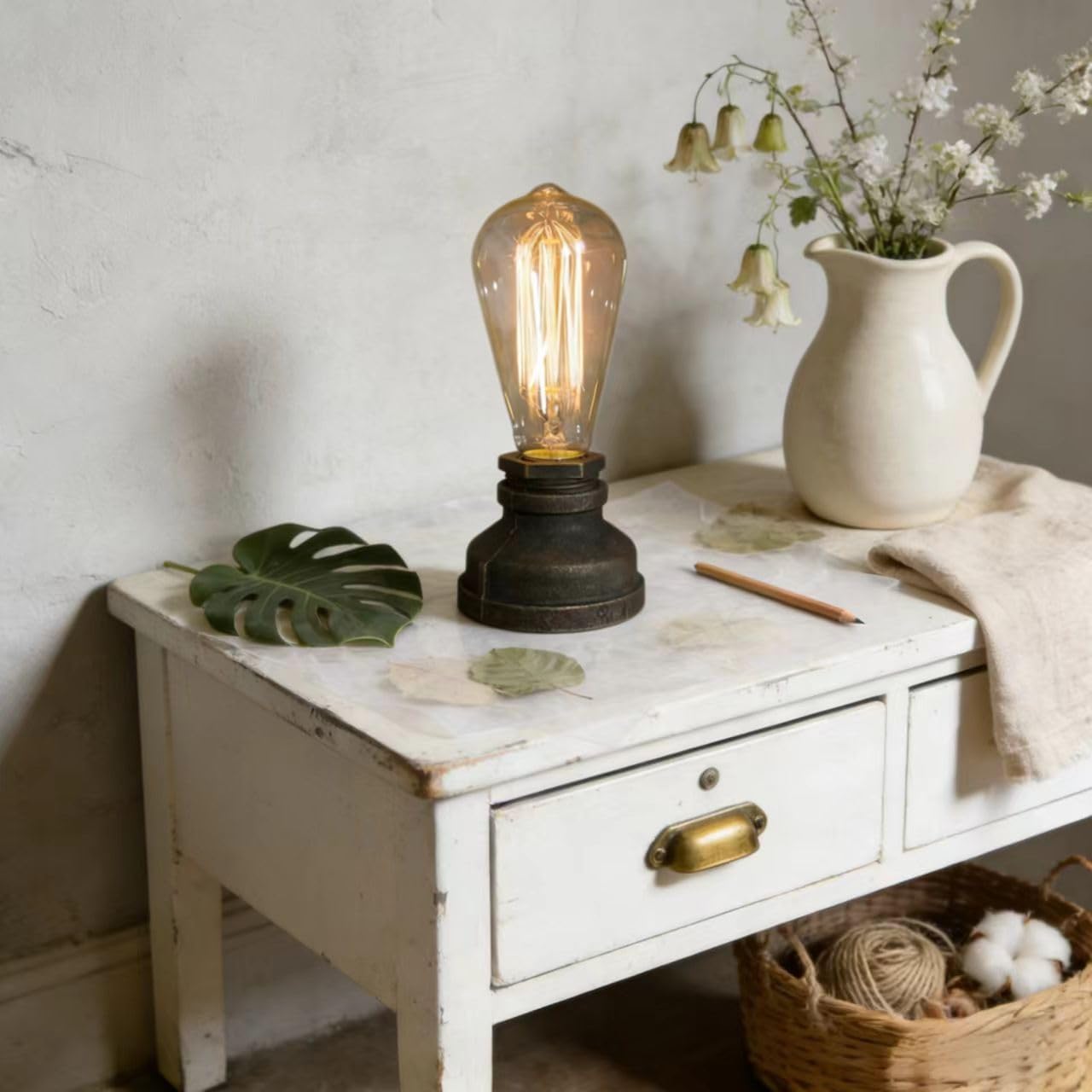 Vintage Industrial Table Lamp, Creativity Minimalist Table Lamp, Desktop Light for Bedrooms, Living Rooms, Bars, Cafes, and Offices(Bulb not Included)