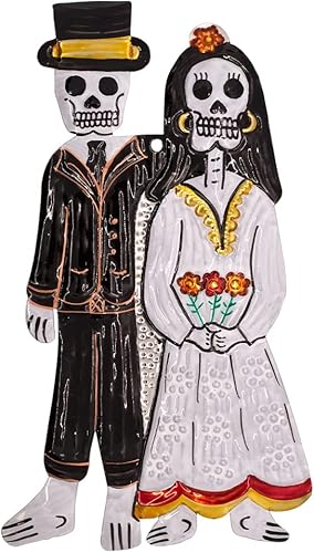 VILLAGE GIFT IMPORTERS Arte mexicano de hojalata Decoración de pared de lata pintada y grabada a mano Dia de los Muertos pareja Hermosa