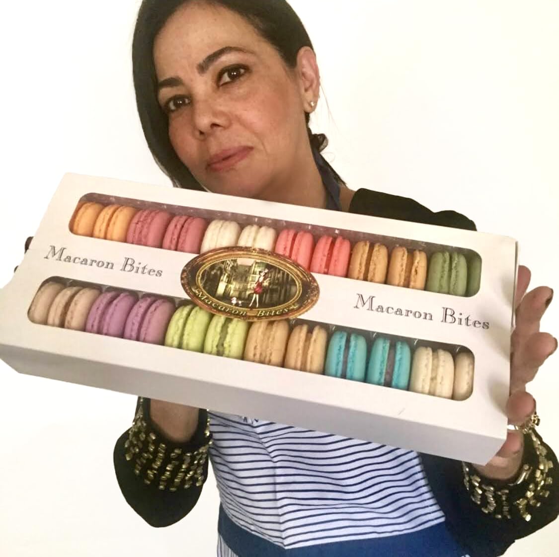 French Macarons Gift Box - 24 Assorted Flavors, Freshly Baked European Macaron Cookies | Premium Variety Pack, Fine Dessert Treats, Birthday, Holiday, Mother's Day, Valentine's Day Gifts | Gourmet Macaroons, Luxury French Pastries, Exquisite Confectionery, Perfect for Parties, Weddings, Corporate Gifts