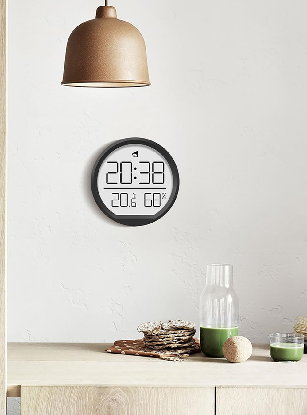 Reloj digital ThreeH con función de alarma y monitor de temperatura, diseño magnético/montable en pared para hogar y oficina, negro
