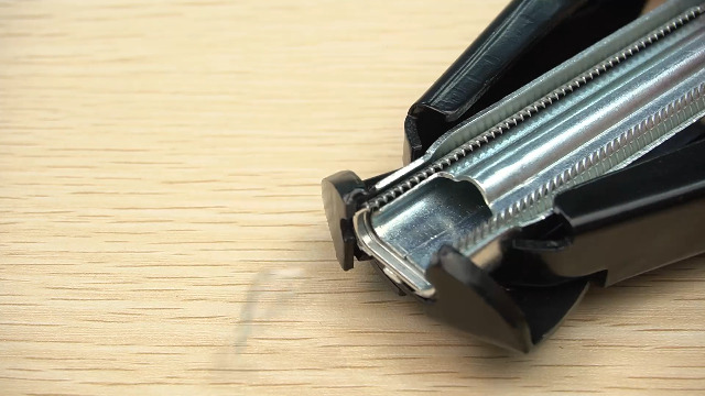 Hog Ring Zange Automatische Zaun Zange mit 2500pcs verzinkt Hog Ringe für Matratzen Auto Kissen Sofas Zäune Pet Käfige – Bild 8