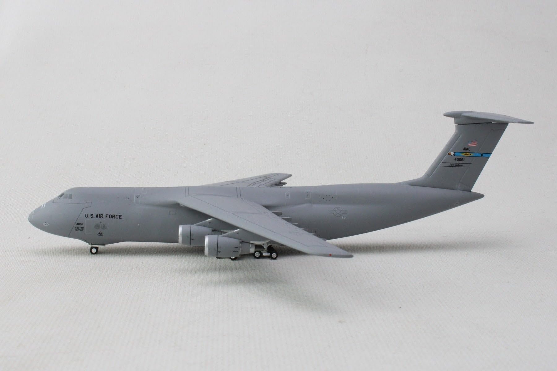 Amazon.co.jp: GeminiJets GMUSA144 アメリカ空軍 C-5M スーパー