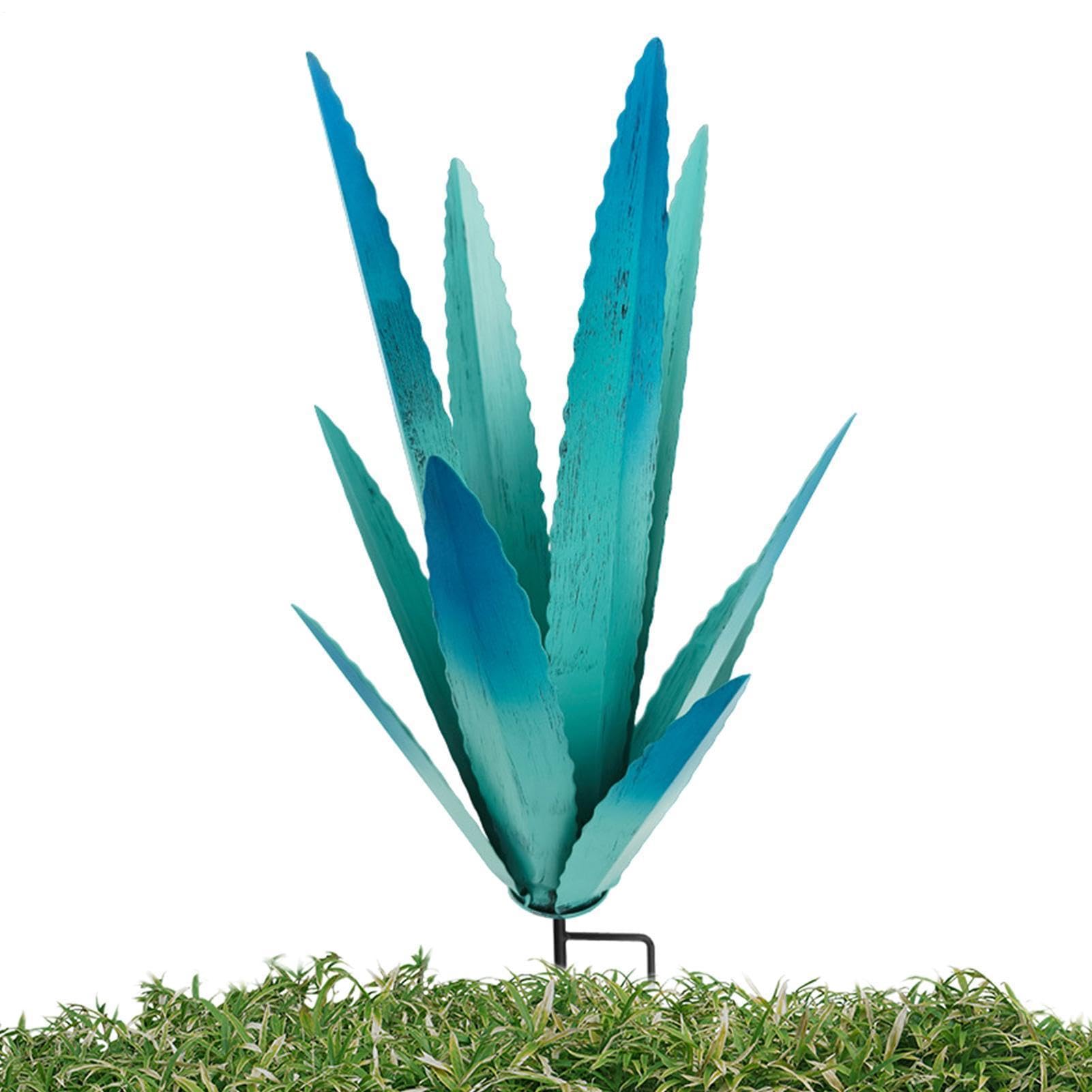 Statue de jardin en métal type agave pour créer une ambiance bohème chic