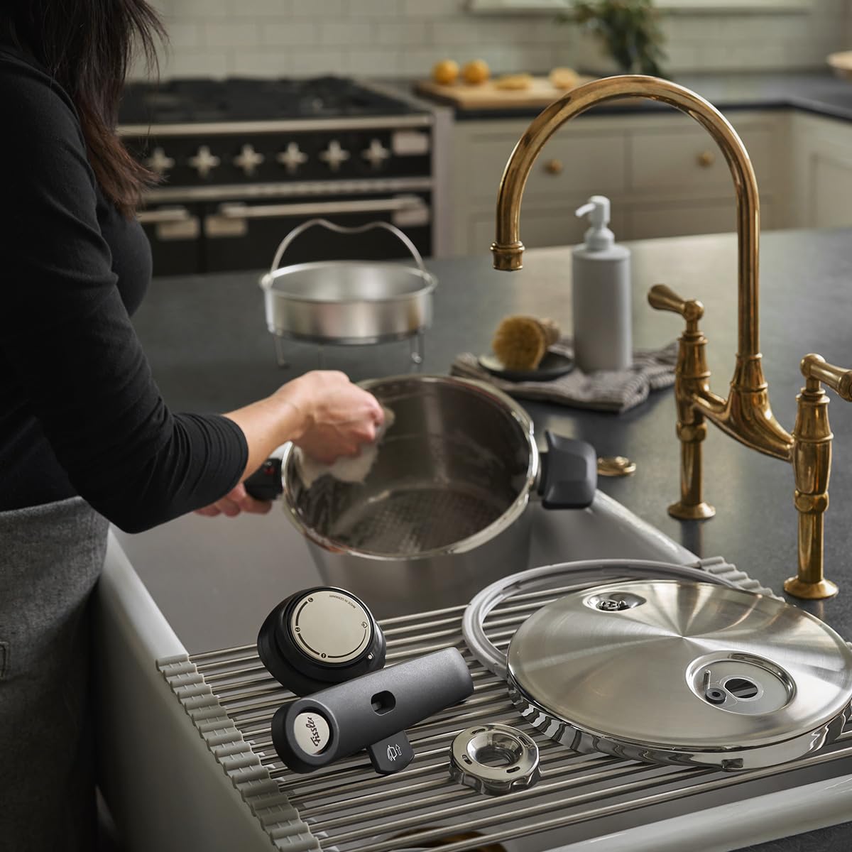 Fissler Vitavit Premium Pentola a pressione in acciaio inox 8 L, 26 cm, 4 livelli di cottura, incluso inserto, adatta a fornelli a induzione