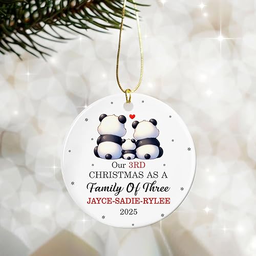 Miniatura 9 de Adorno de cerámica personalizado para familia de 4 muñecos de nieve, nuestra primera Navidad como familia de cuatro, decoración de recuerdo de