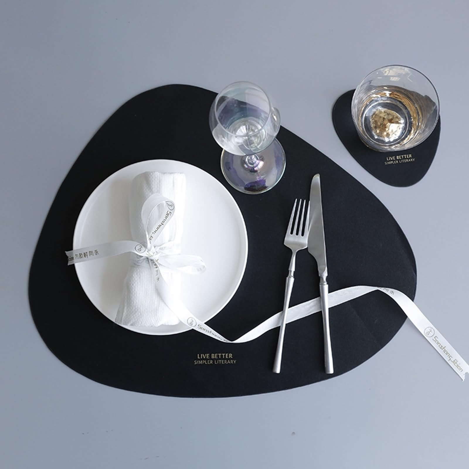 Tischset Boho Schwarz 4er Set, Platzsets Modern 36.8x45cm Einfarbig mit Dem Aufdruck „Live Better“ mit Untersetzer Leder