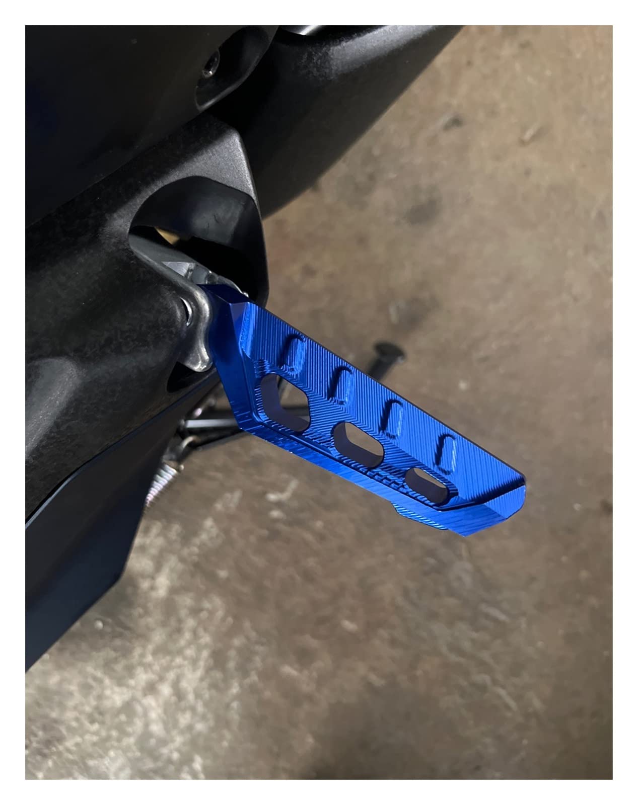 Repose-Pieds Passager Moto Pour Yamaha XMAX 125/250/300/400 - Paire En Alliage CNC Rouge - Antidérapant - 10