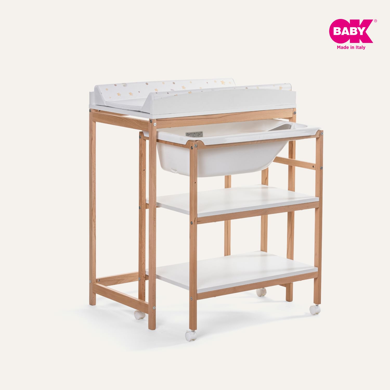 OKBABY Woody - Cambiador de madera con bañera ergonómica y ruedas, completo con cambiador suave para recién nacidos - 0-12 meses (11 kg) - Blanco