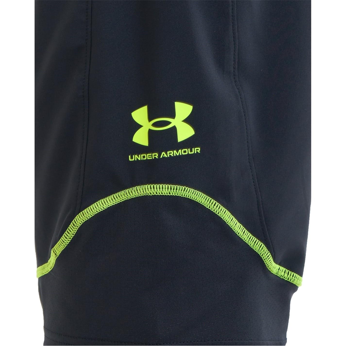 Challenger Pro Training Shorts 1379453-002, L