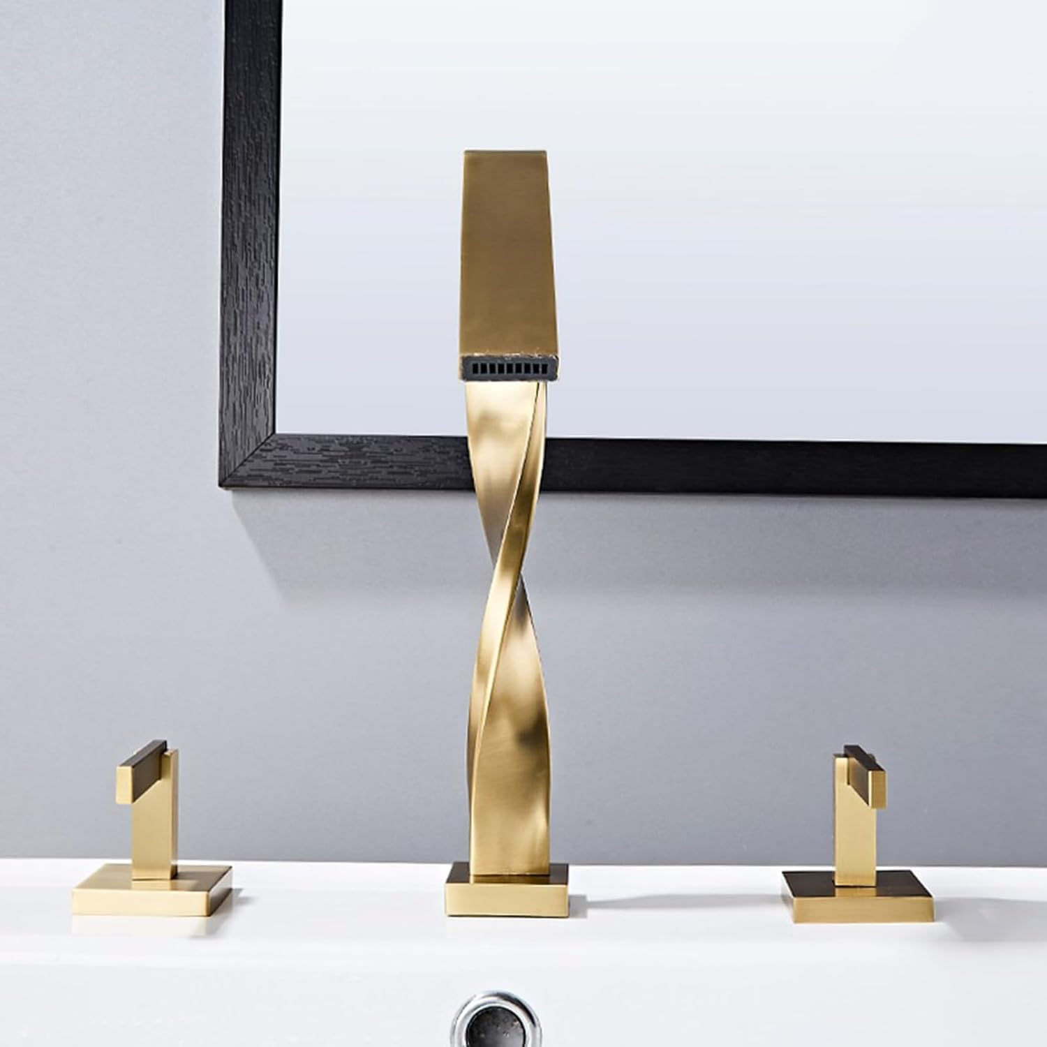 Tap de bassin 3 trous de salle de bain finition dorée haut de gamme